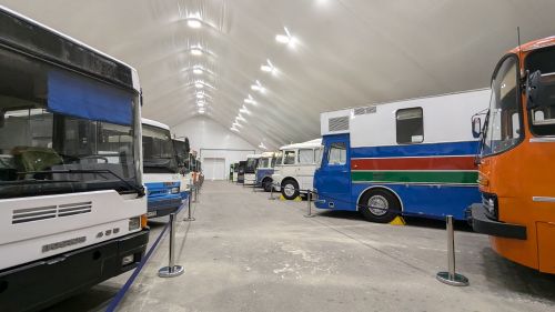 В Санкт-Петербурге реализован утепленный тентовый ангар для музея ретро-автобусов